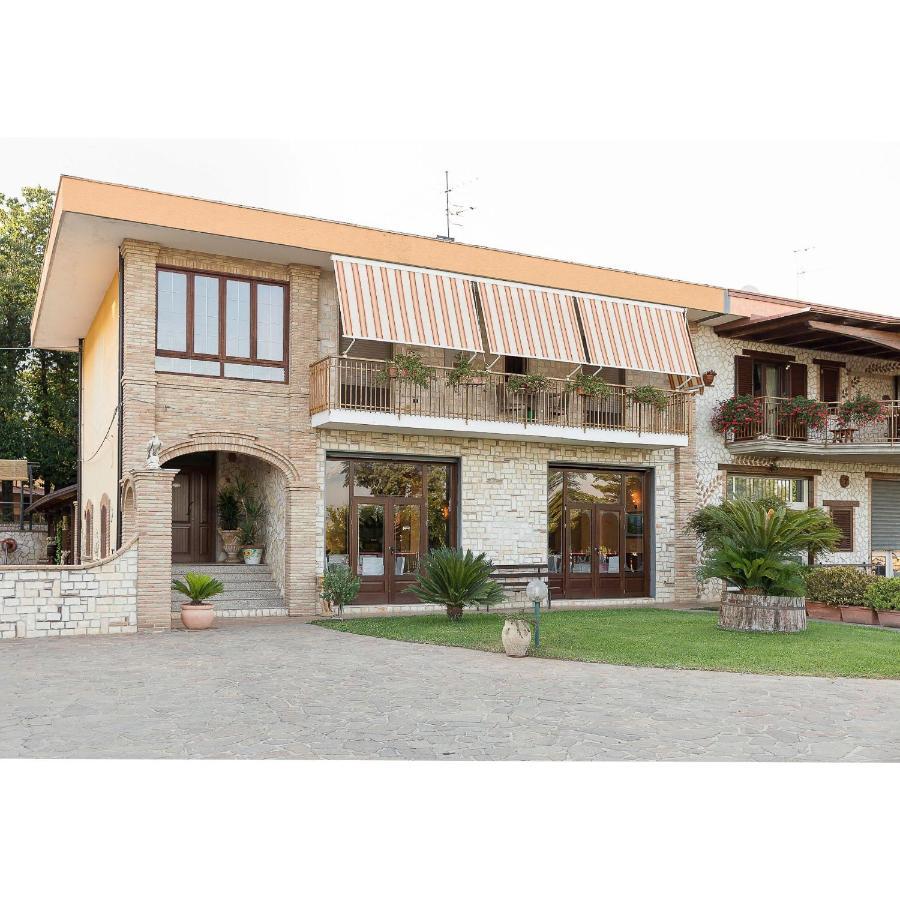Rooms & Restaurant Il Castagneto Campagna Eksteriør bilde