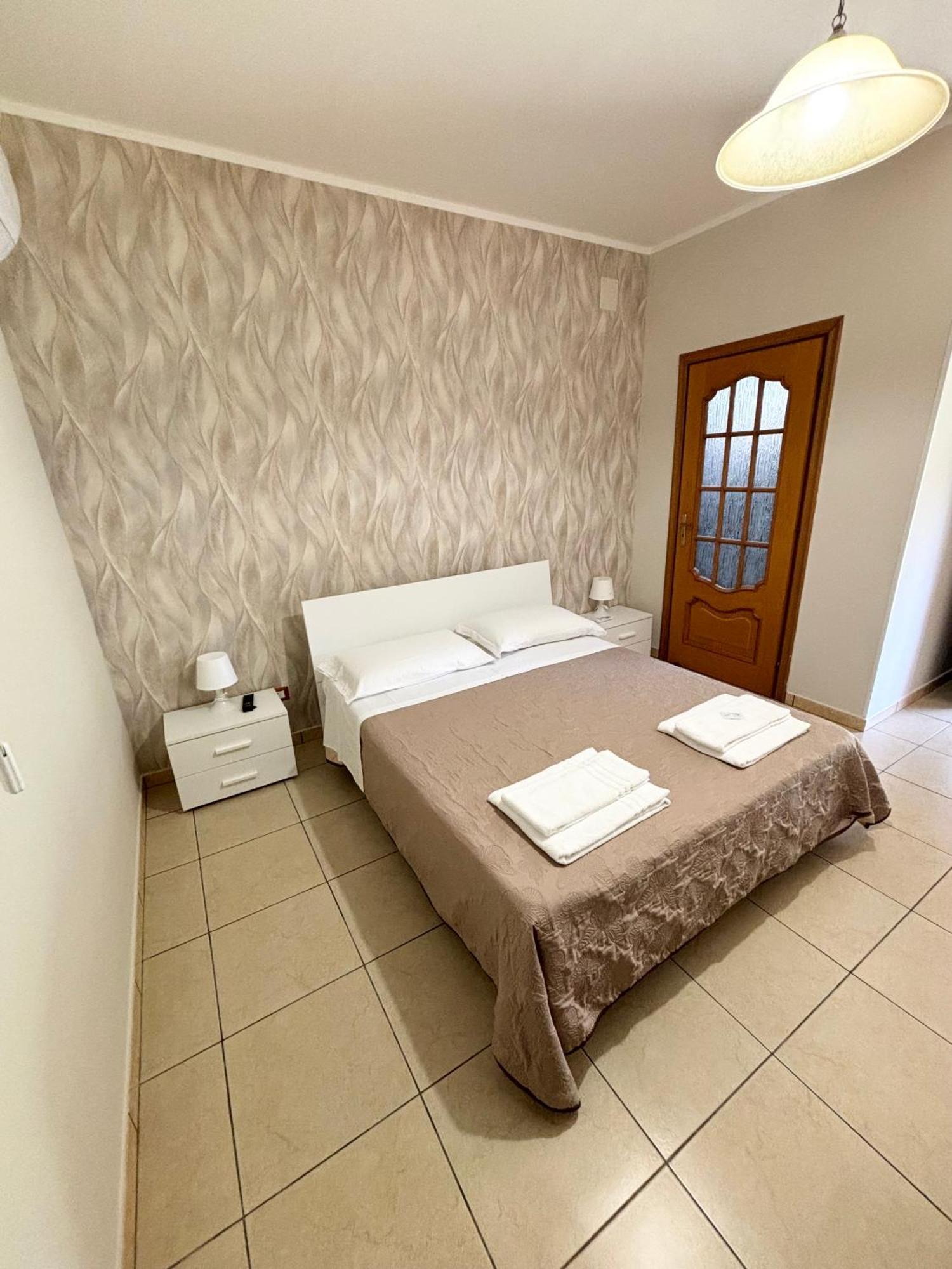 Rooms & Restaurant Il Castagneto Campagna Eksteriør bilde