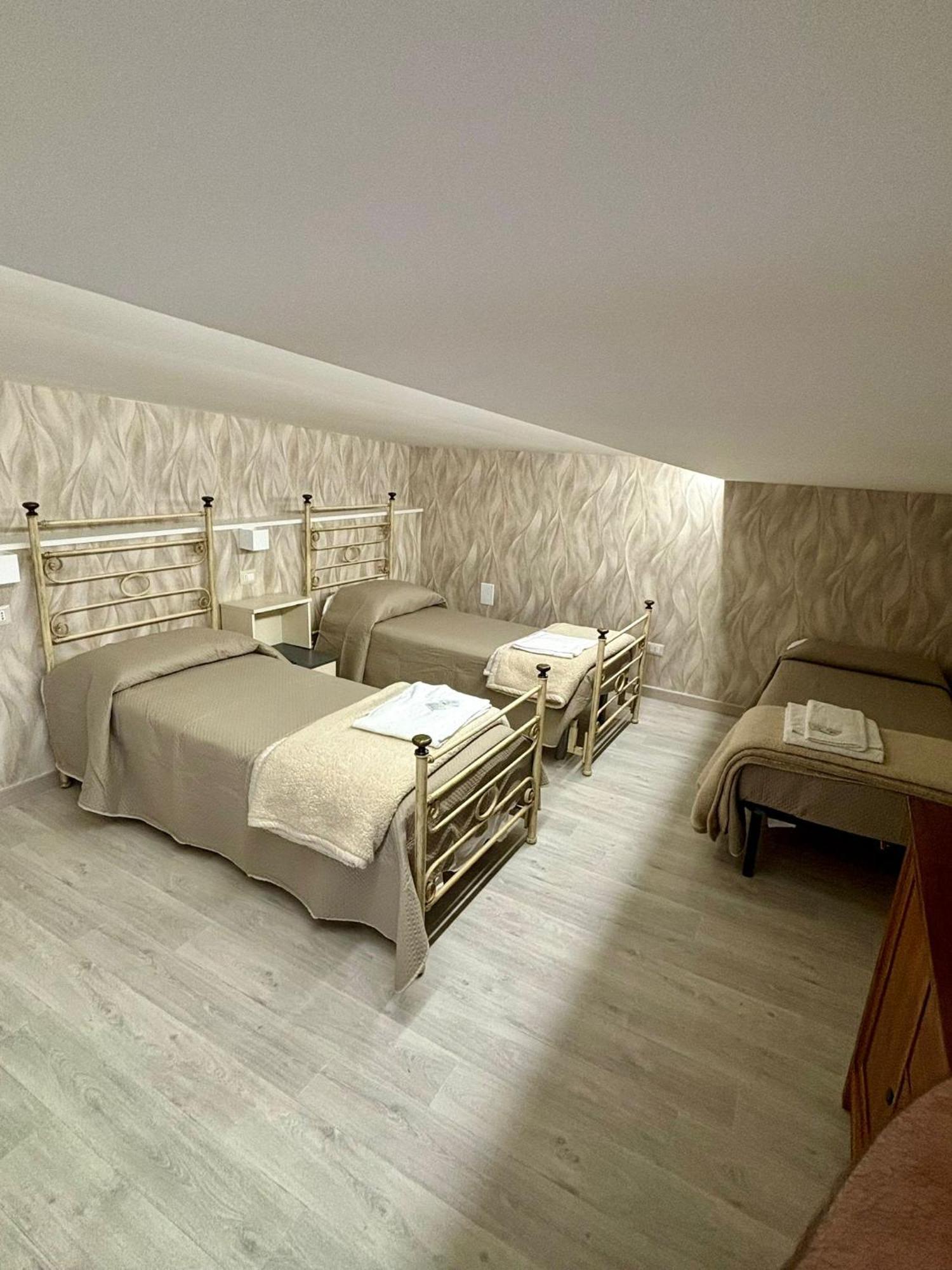Rooms & Restaurant Il Castagneto Campagna Eksteriør bilde